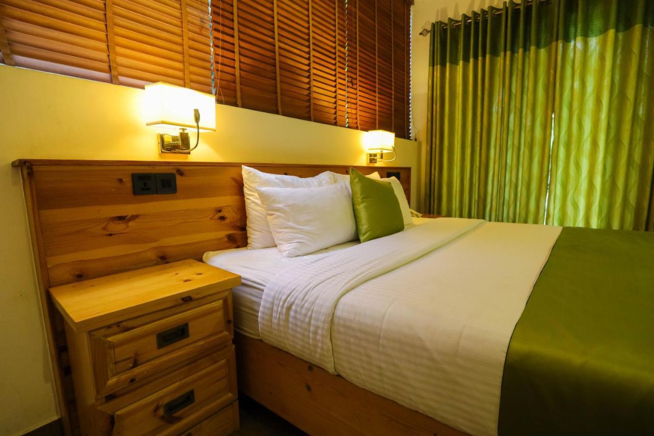 Hotel Ganthera Канди Екстериор снимка