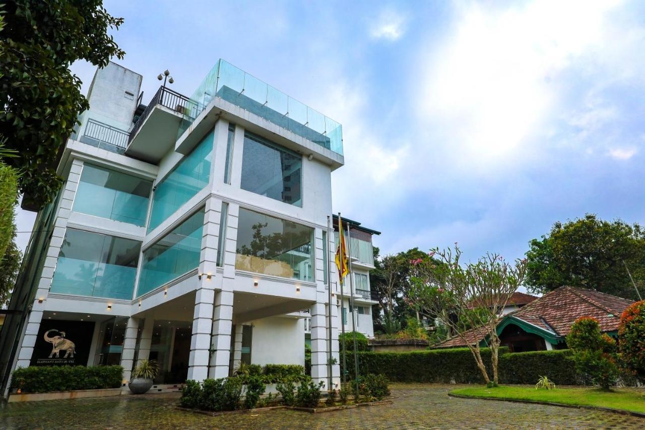 Hotel Ganthera Канди Екстериор снимка