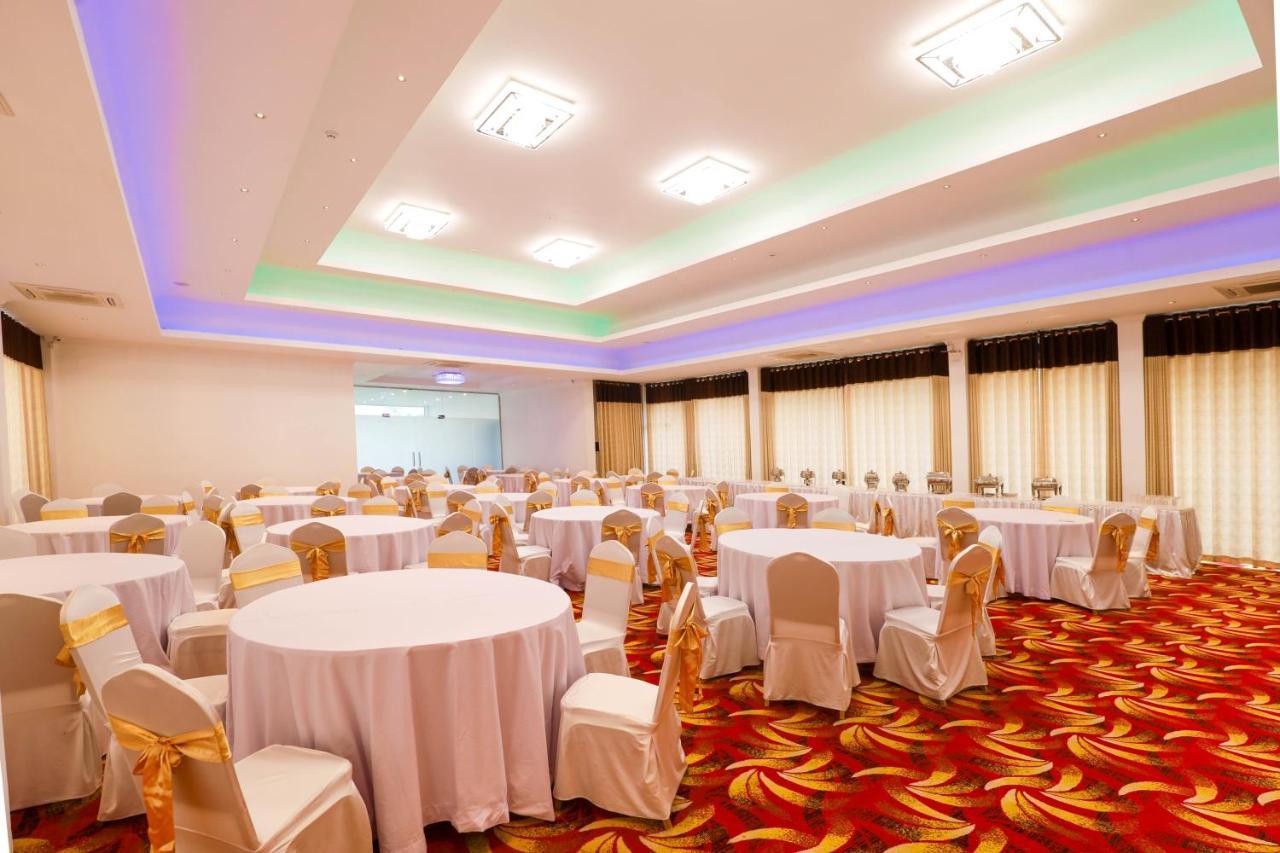 Hotel Ganthera Канди Екстериор снимка