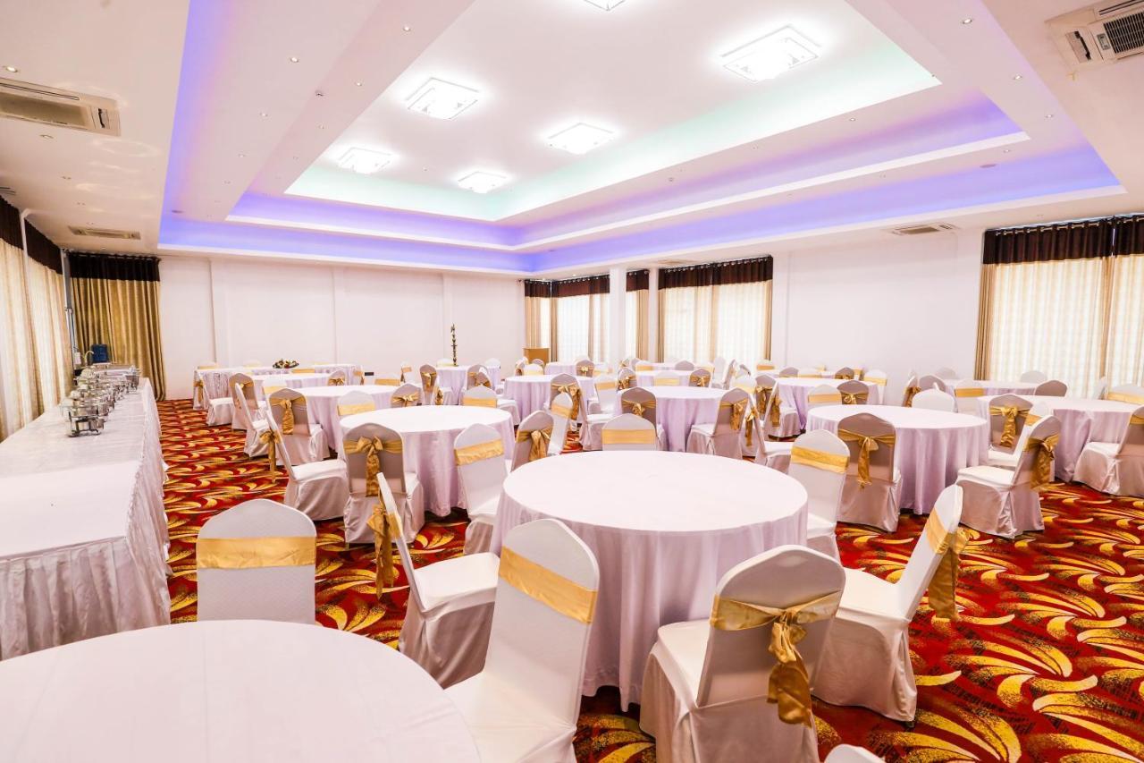 Hotel Ganthera Канди Екстериор снимка