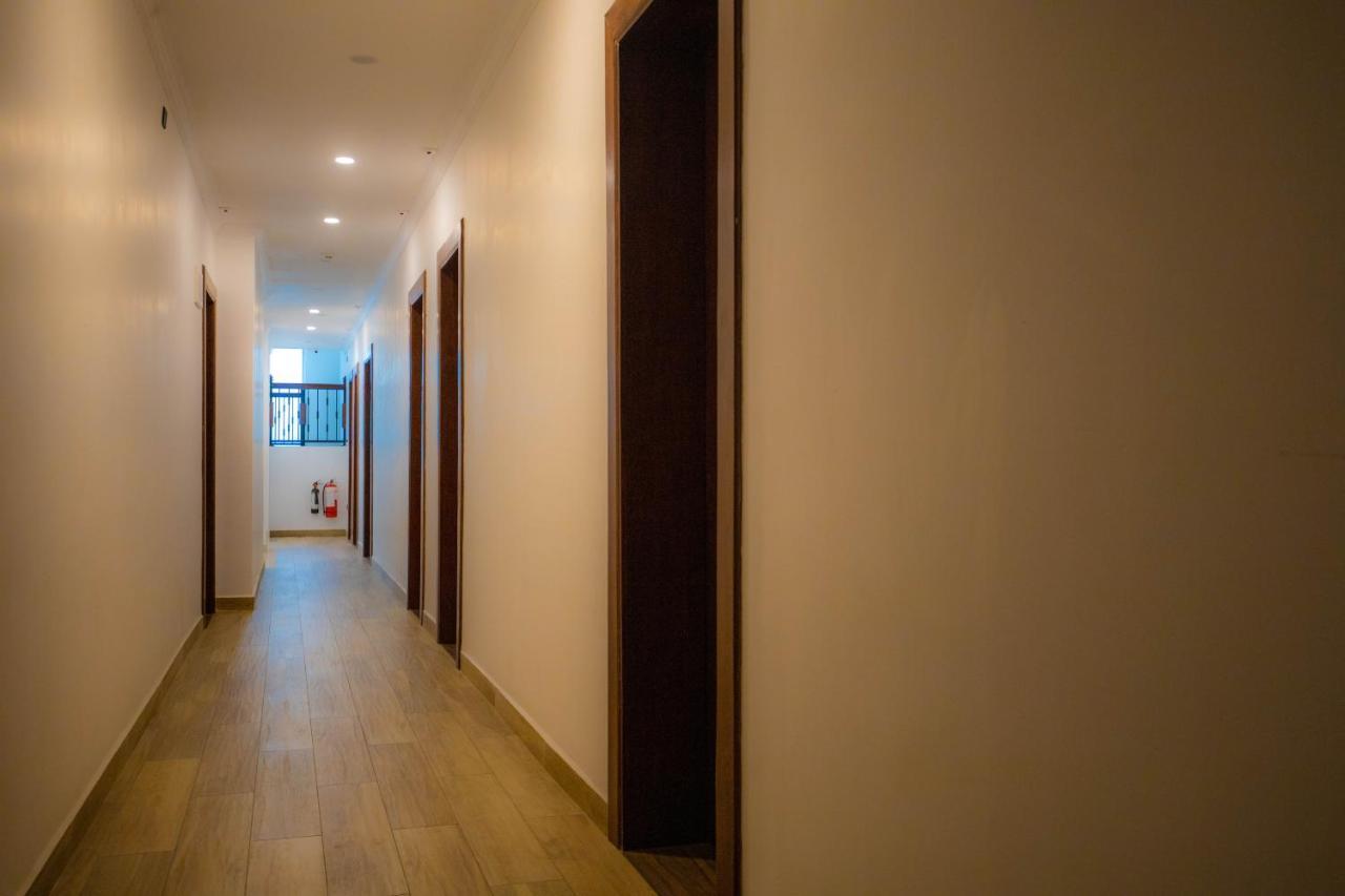Hotel Ganthera Канди Екстериор снимка